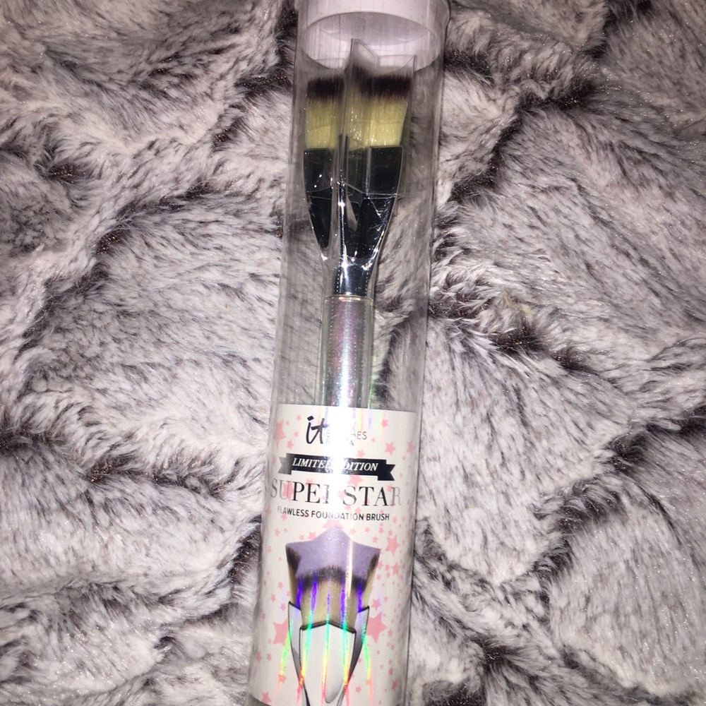 IT Limited addition brush